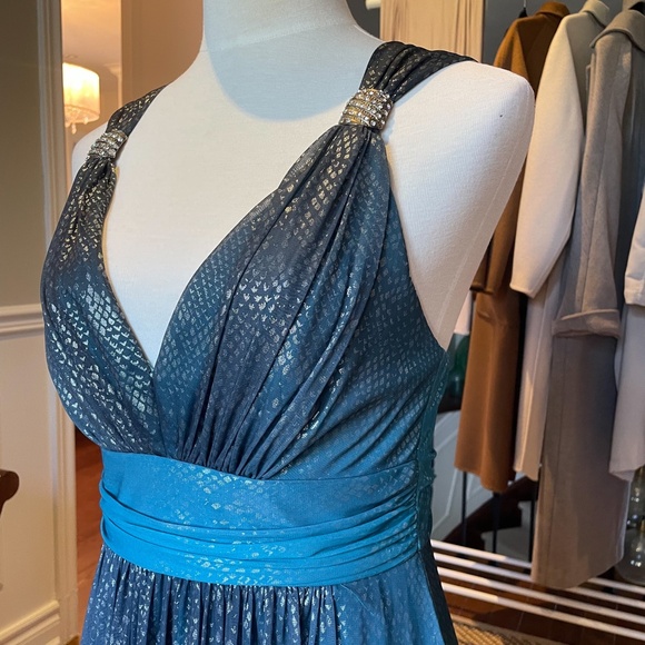 Emerald Green - Peacock Iridescent Gradient Gown - Picture 5 of 13